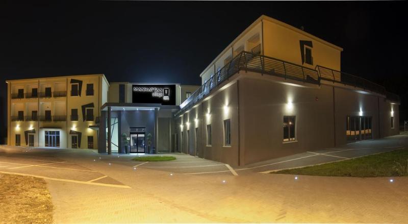 Manhattan Village Hotel Sulmona Dış mekan fotoğraf