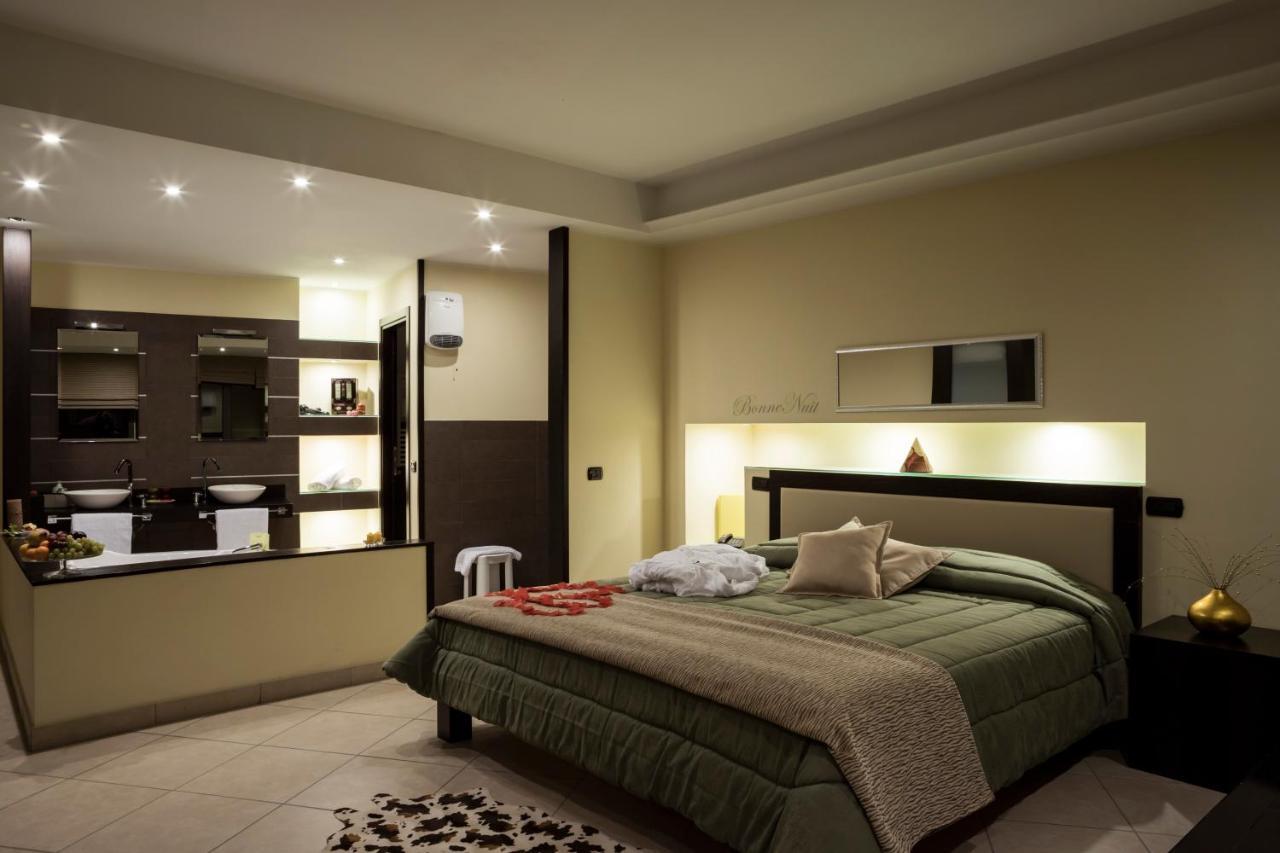Manhattan Village Hotel Sulmona Dış mekan fotoğraf