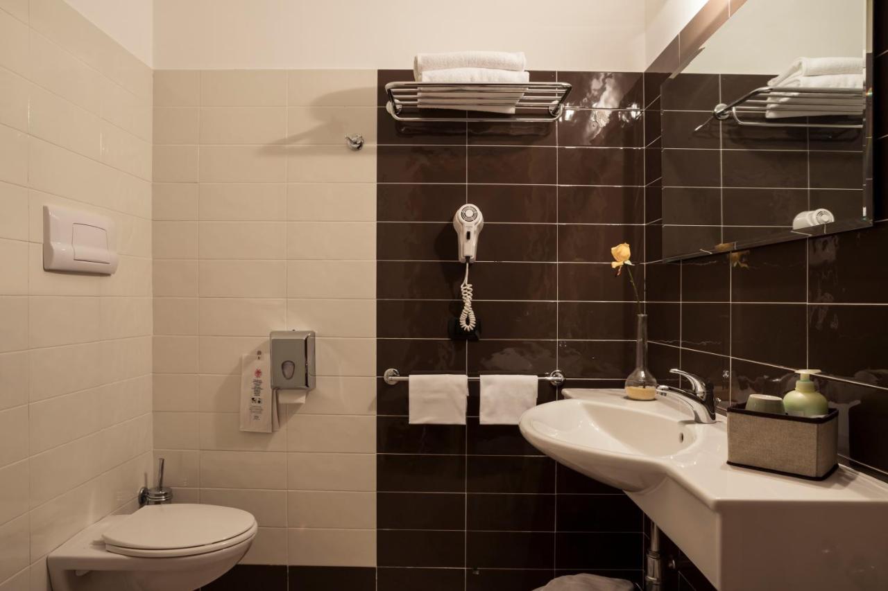 Manhattan Village Hotel Sulmona Dış mekan fotoğraf