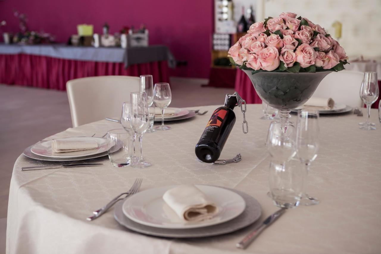 Manhattan Village Hotel Sulmona Dış mekan fotoğraf
