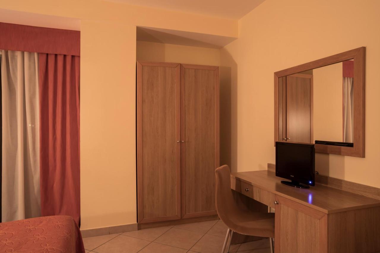 Manhattan Village Hotel Sulmona Dış mekan fotoğraf