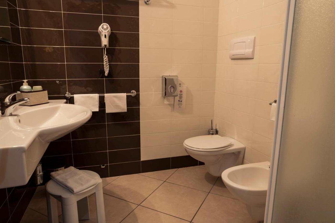 Manhattan Village Hotel Sulmona Dış mekan fotoğraf