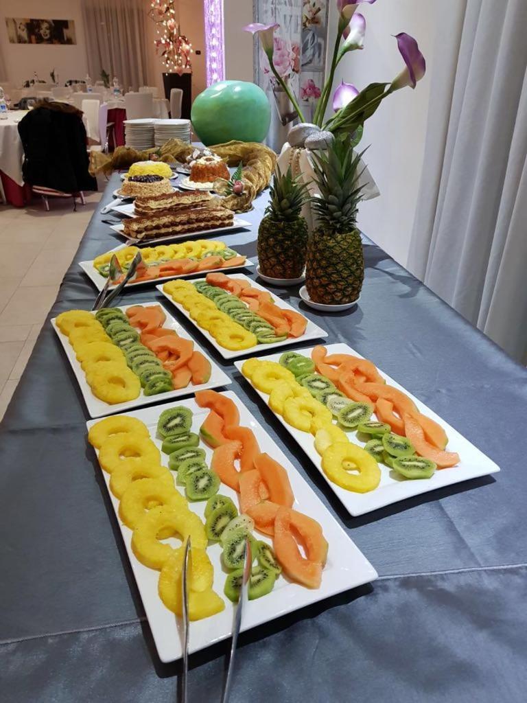 Manhattan Village Hotel Sulmona Dış mekan fotoğraf