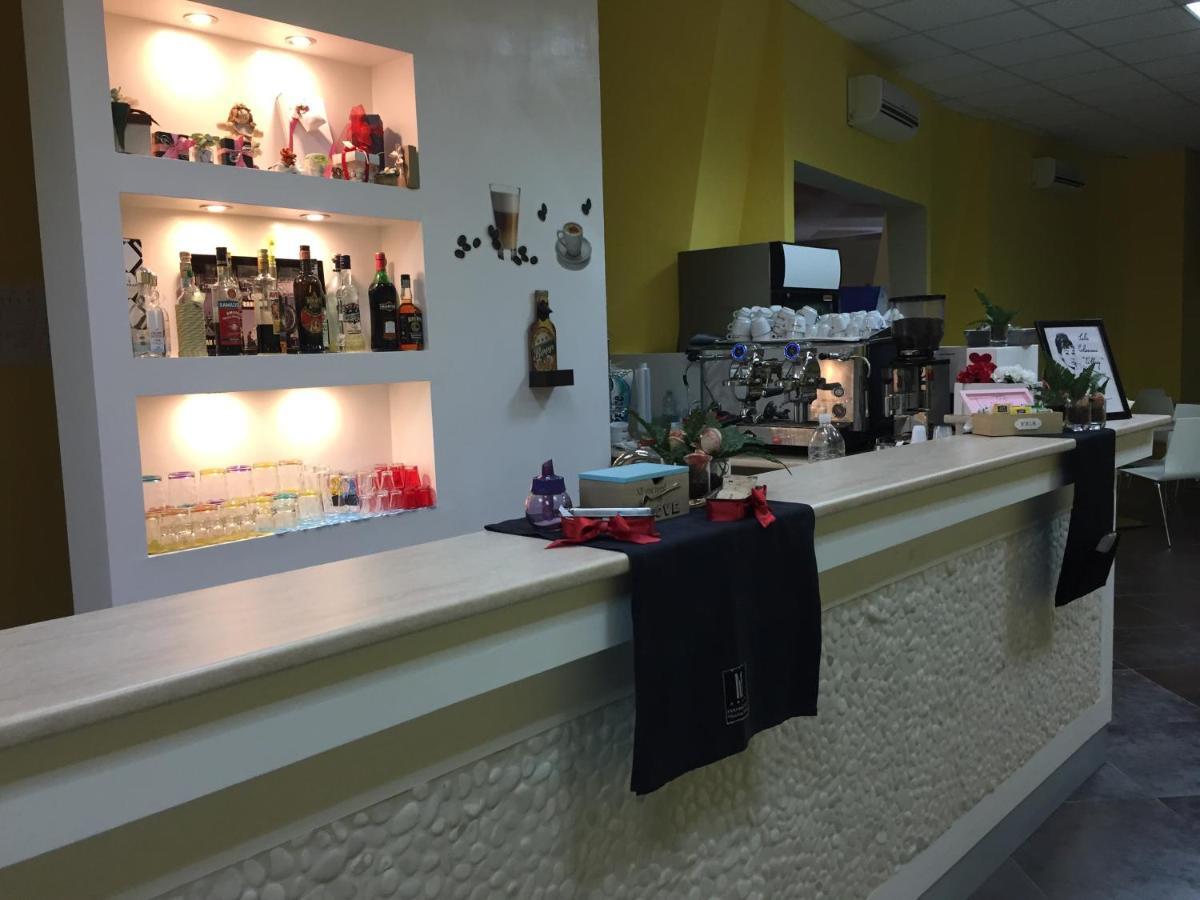 Manhattan Village Hotel Sulmona Dış mekan fotoğraf