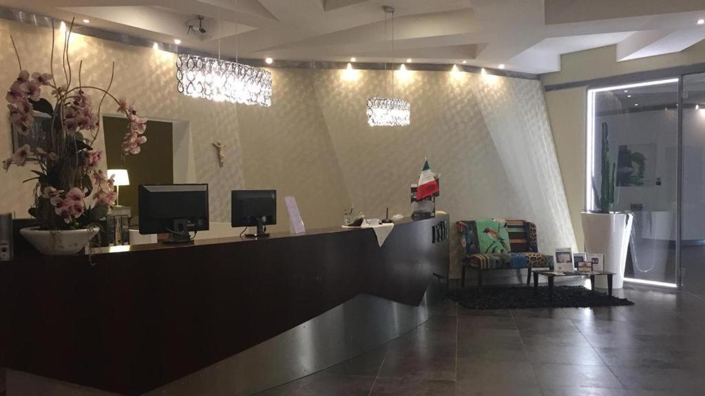 Manhattan Village Hotel Sulmona Dış mekan fotoğraf