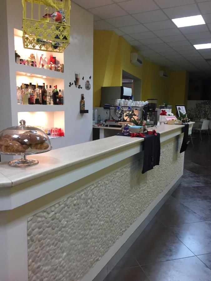 Manhattan Village Hotel Sulmona Dış mekan fotoğraf