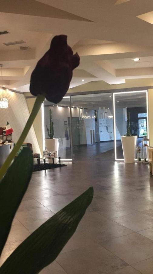 Manhattan Village Hotel Sulmona Dış mekan fotoğraf